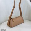 Túi B921 đeo chéo DM&STYLE CĐC / M25 Đ28 C12 / NÂU BE