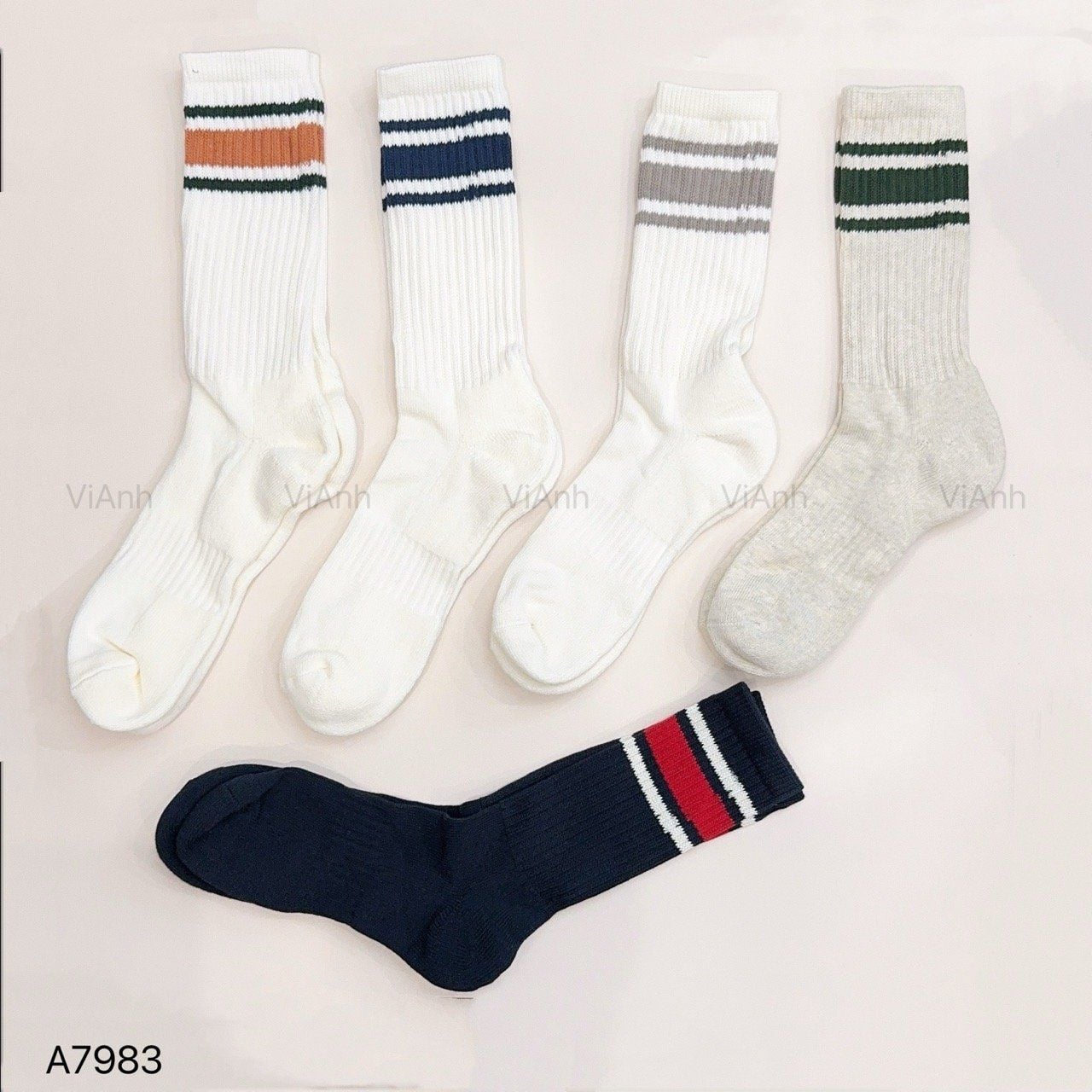 SET 4 đôi tất cao cổ Uni A7983 / MÀU NGẪU NHIÊN