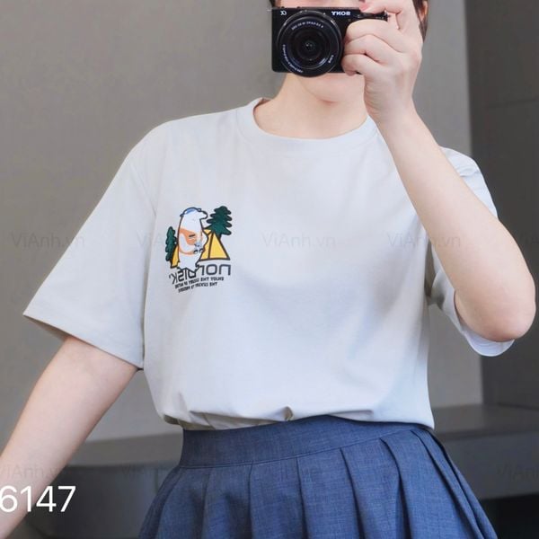 Áo thun A47 phom suông in thêu gấu style Hàn A6147 / XÁM BE