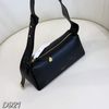 Túi D921 đeo chéo DM&STYLE CĐC / M25 Đ28 C12 / ĐEN