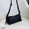 Túi D921 đeo chéo DM&STYLE CĐC / M25 Đ28 C12 / ĐEN