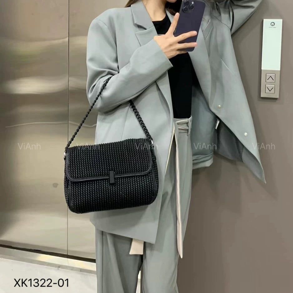 Túi xách C22 style Âu Mỹ chữ nhật đeo chéo da mềm XK1322 / 25x18 / ĐEN