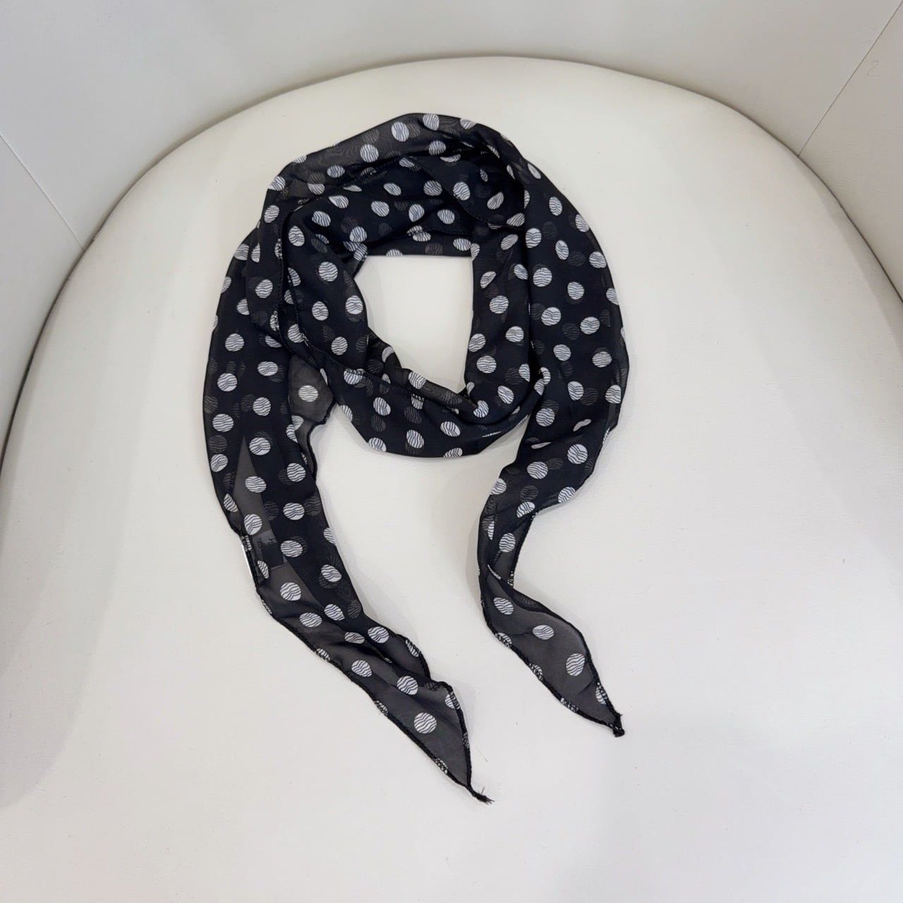 Khăn voan Pierre Cardin / 178x21.5 / ĐEN CHẤM BI