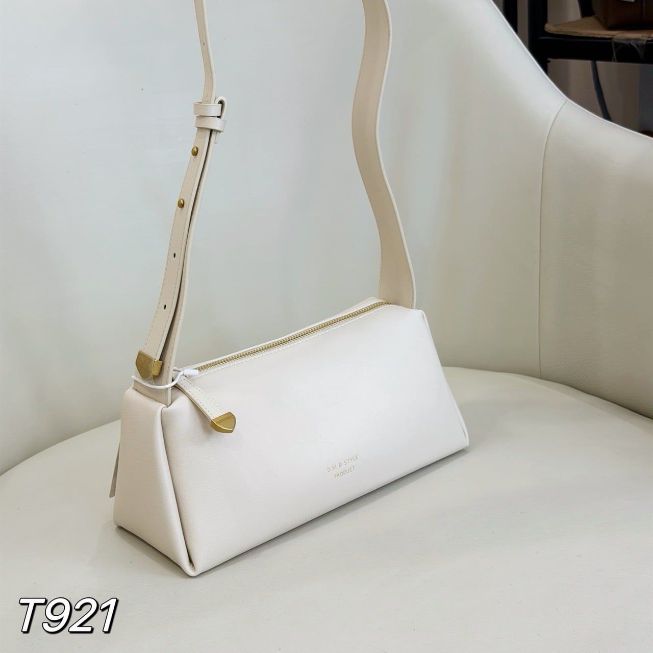 Túi T921 đeo chéo DM&STYLE CĐC / M25 Đ28 C12 / TRẮNG