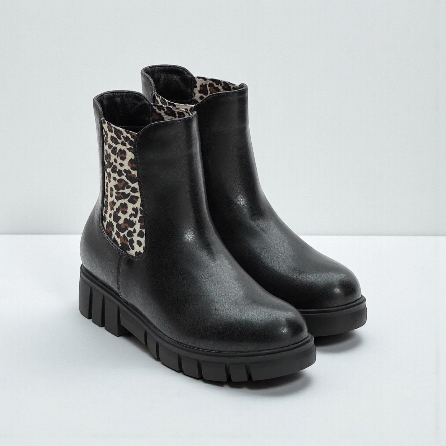 Giày boot style US UK / Size: 40 / ĐEN