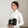Túi B486 chần chéo hoạ tiết chữ B Bolsos Alicia XK1572 / 16 X 22