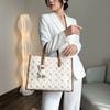 Túi xách tote bag phom chữ nhật CĐC, CHR T59 / 25x34 / TRẮNG PHỐI NÂU