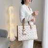 Túi xách tote bag phom chữ nhật CĐC, CHR T59 / 25x34 / TRẮNG PHỐI NÂU
