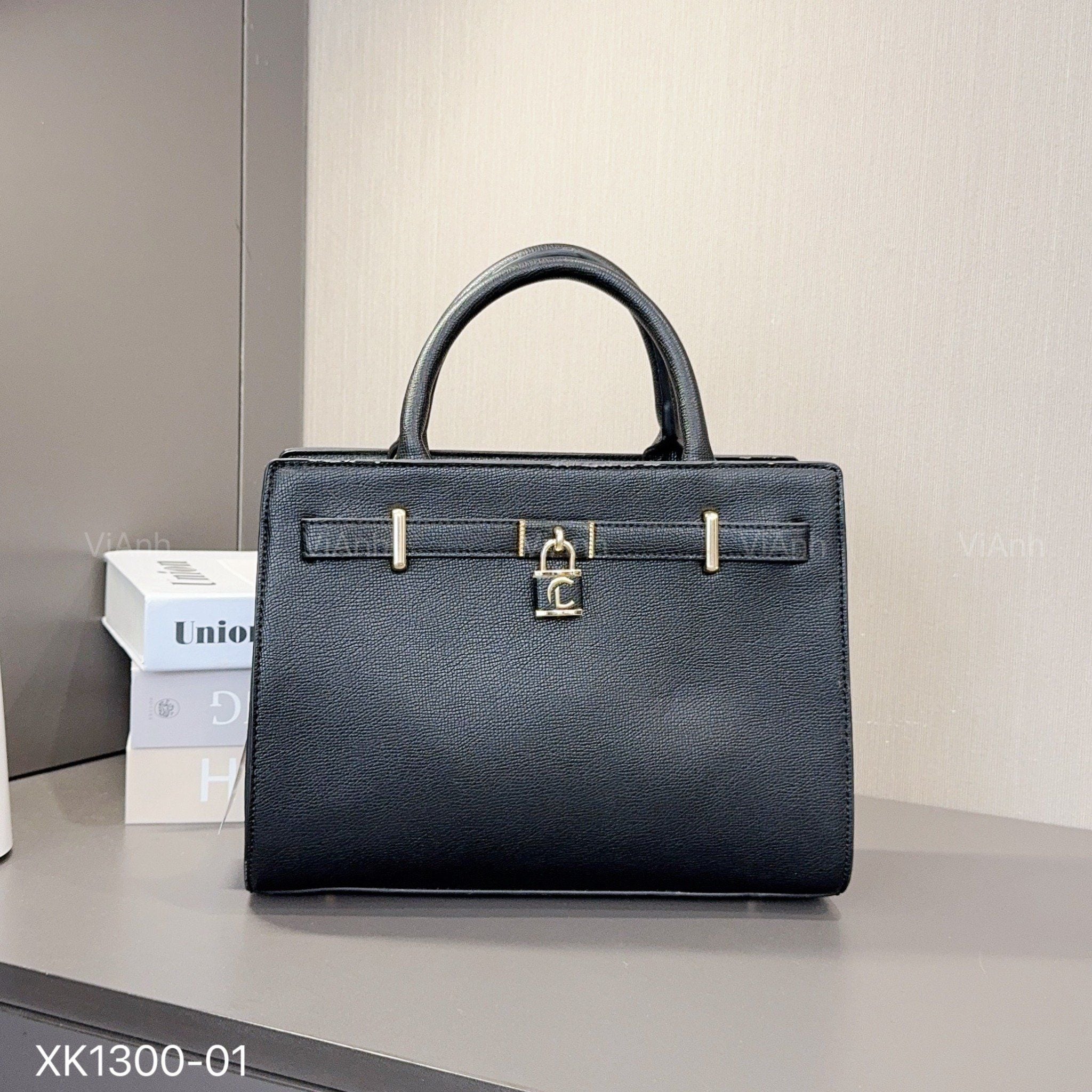 Túi xách D1 style Âu Mỹ chữ nhật xách tay KĐC CHR khoá / m25 đ28 c21 / ĐEN