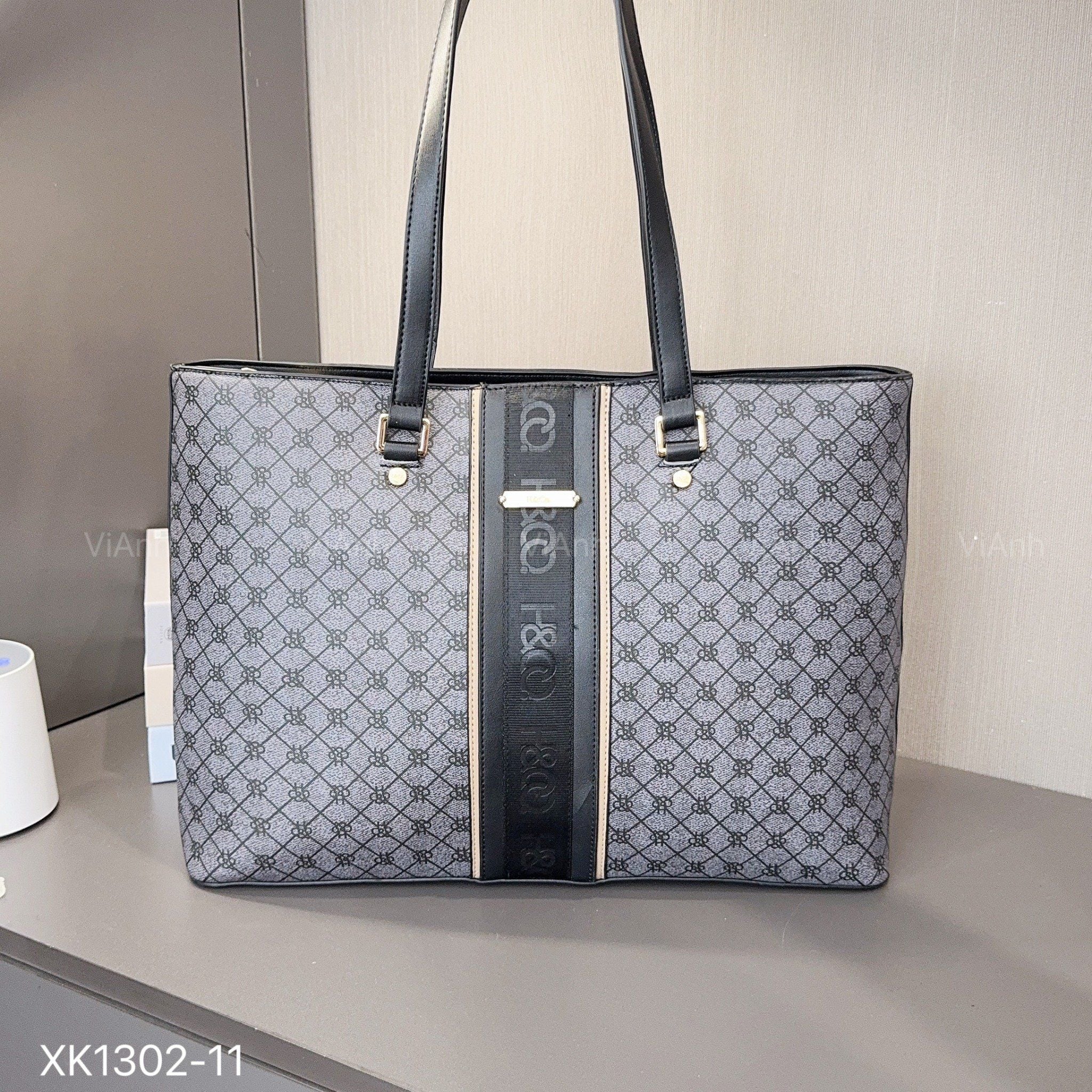 Túi B367 Totebag HC style Âu Mỹ chữ nhật khoác vai hoạ tiết chữ XK1303 / m38 đ40 c31 / XÁM ĐEN