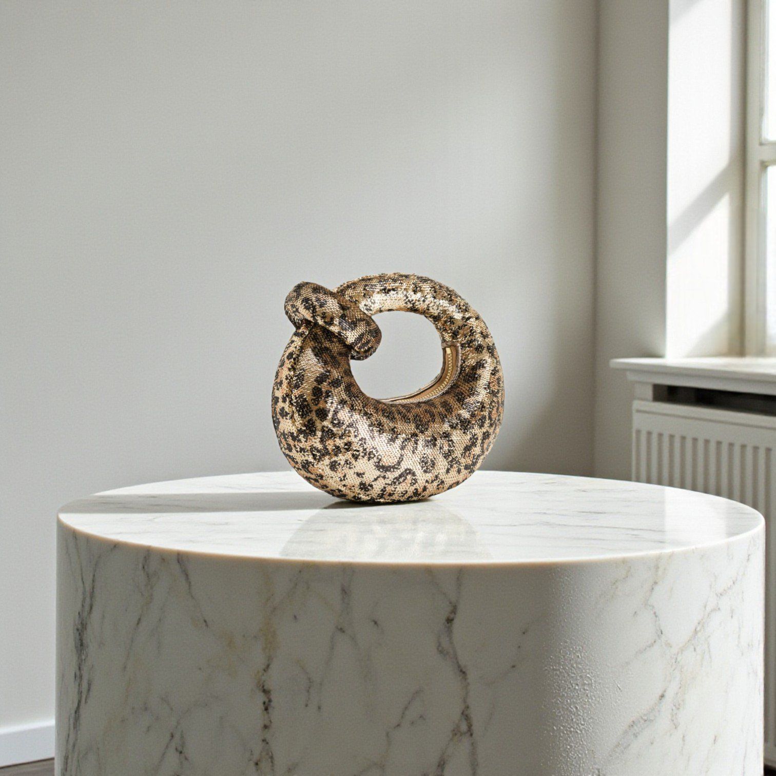 Túi phom tròn mini JW Pei / 20x16 / B29 bạc - D29 đồng