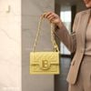 Túi B486 chần chéo hoạ tiết chữ B Bolsos Alicia XK1572 / 16 X 22