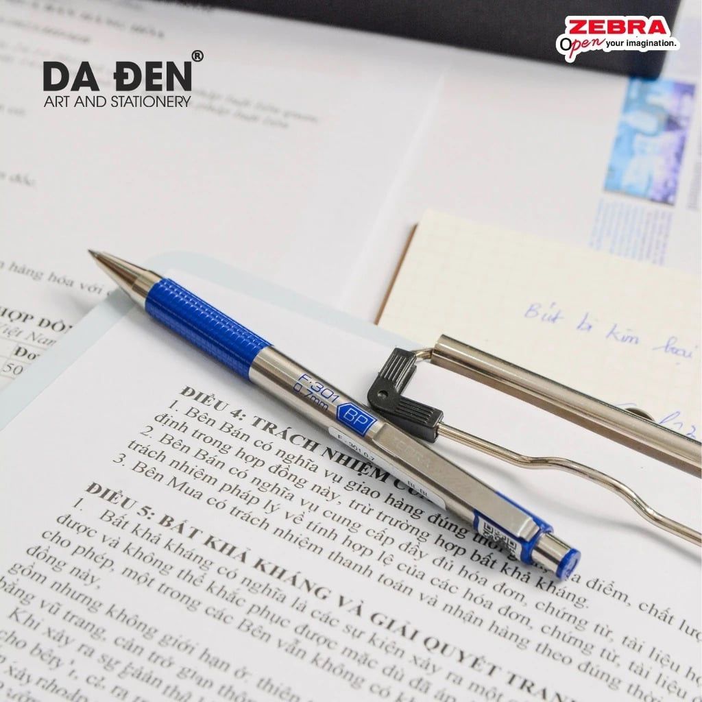 Bút Bi Zebra Thân Kim Loại F301 – Ngòi 0.7mm (Mực Xanh)