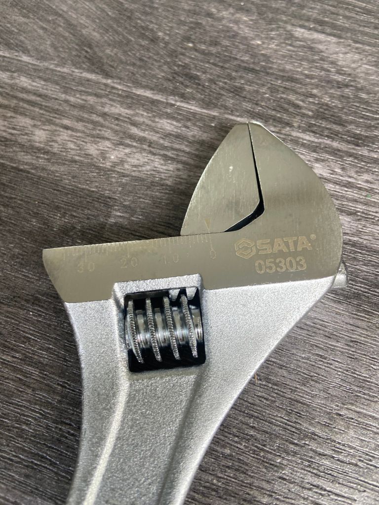 Mỏ lết 10 inch SATA 05303