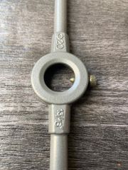 M14-M20 Tay quay bàn ren SKC