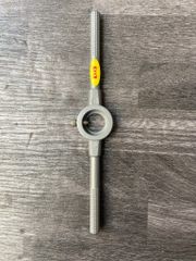 M14-M20 Tay quay bàn ren SKC
