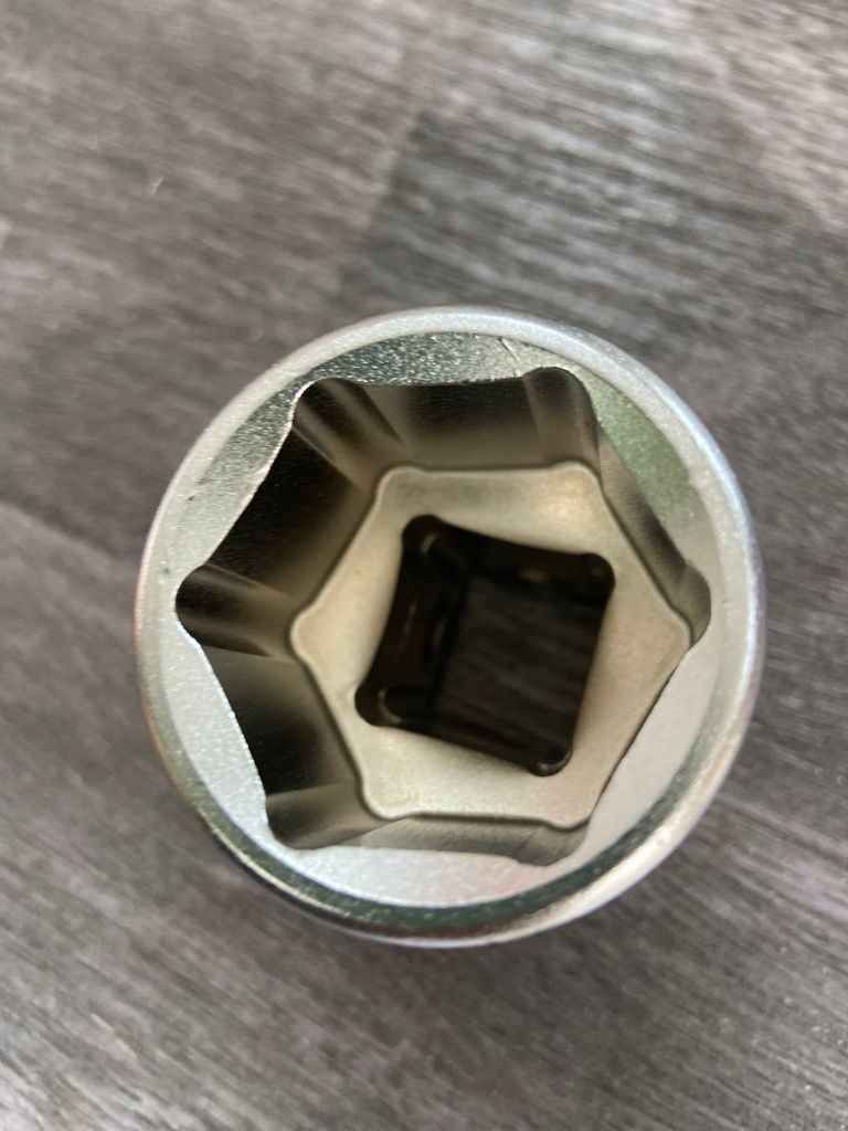 Đầu tuýp lục giác 3/4 inch size 32mm Total THHAST34321