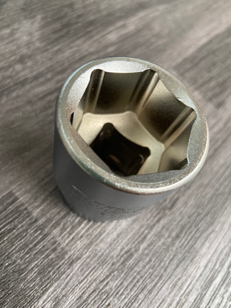 Đầu tuýp lục giác 3/4 inch size 32mm Total THHAST34321