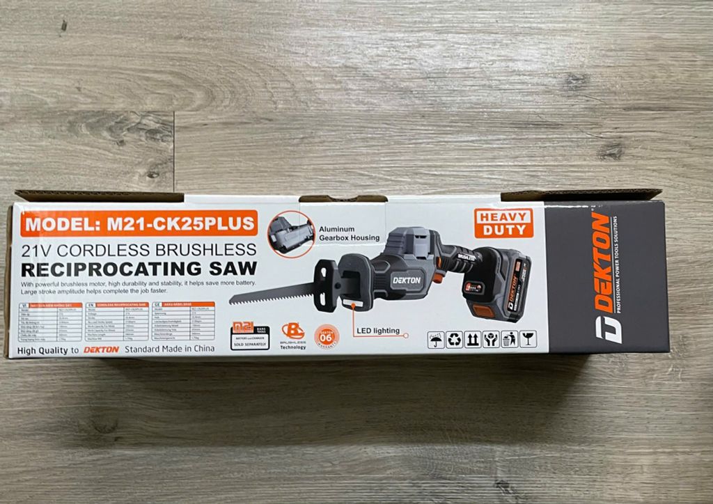 Cưa kiếm dùng pin Dekton M21-CK25PLUS