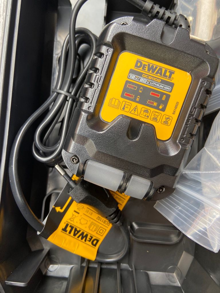 Máy khoan cầm tay 20V Dewalt DCD7781D2-B1 (2 pin 2 Ah - 1 sạc)