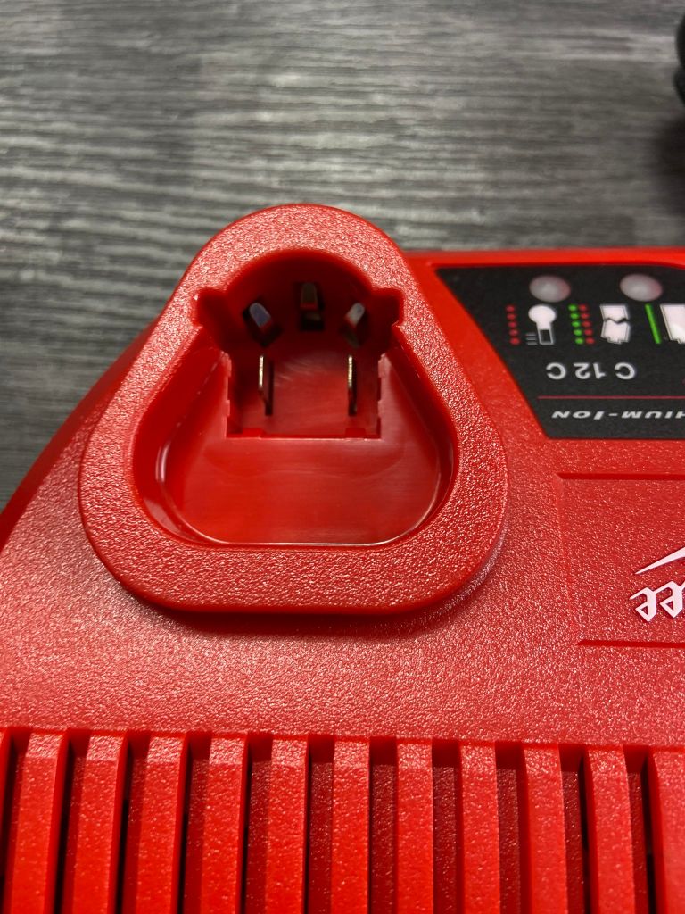 Sạc pin 12V (C12C) Milwaukee