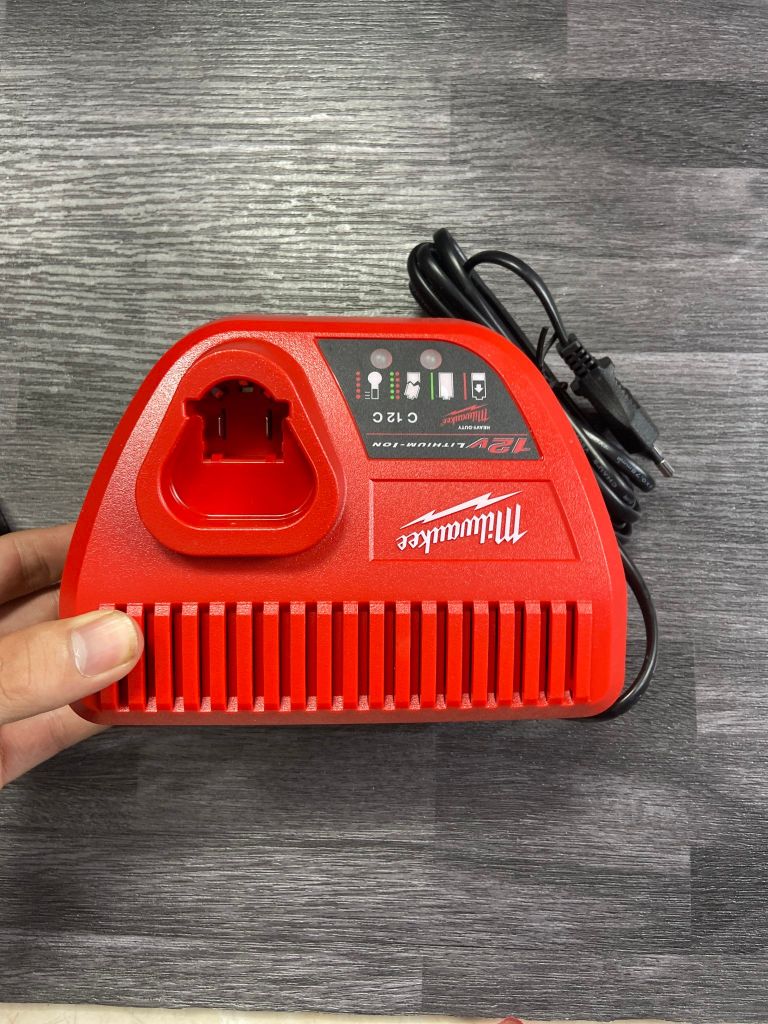 Sạc pin 12V (C12C) Milwaukee