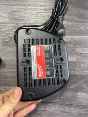 Sạc pin 12V (C12C) Milwaukee