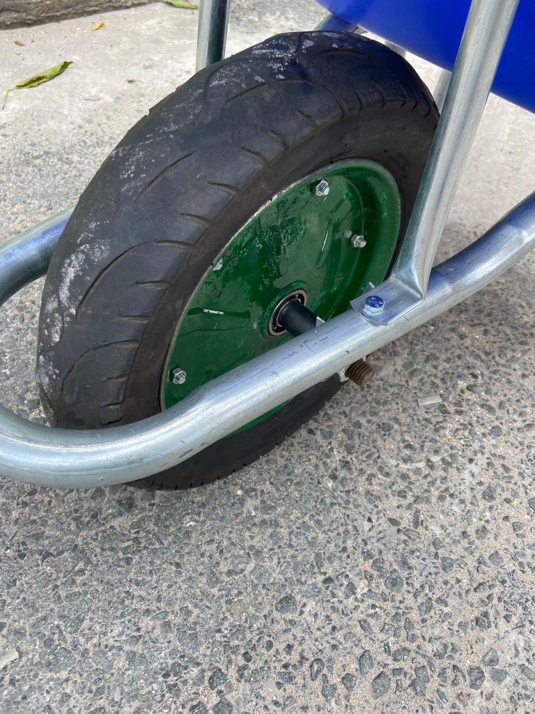 Xe rùa thùng nhựa xanh sườn Inox 304 dày 1.5mm TranDa XR.N015.060