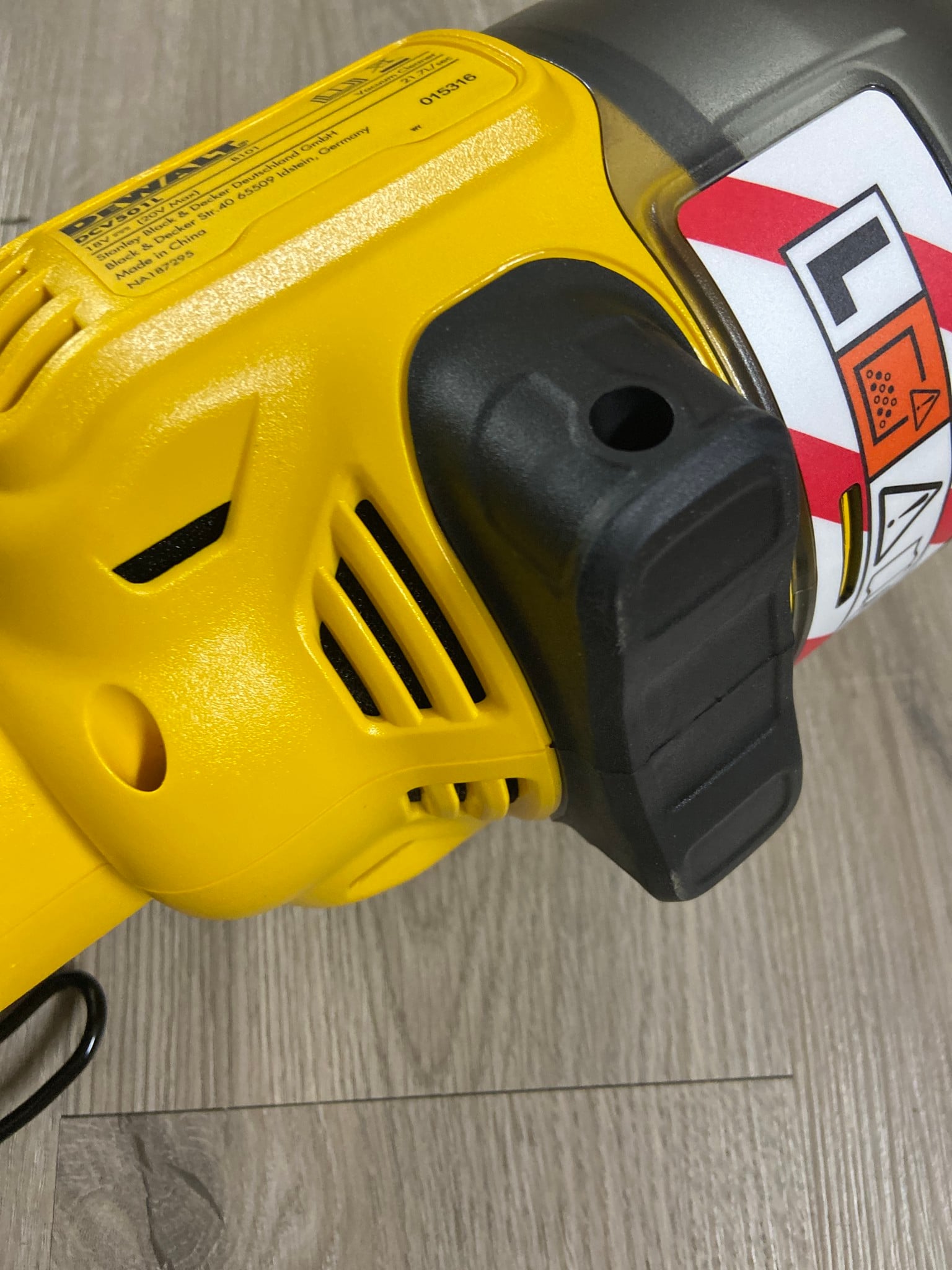 Máy hút bụi Dewalt DCV501LN-B1