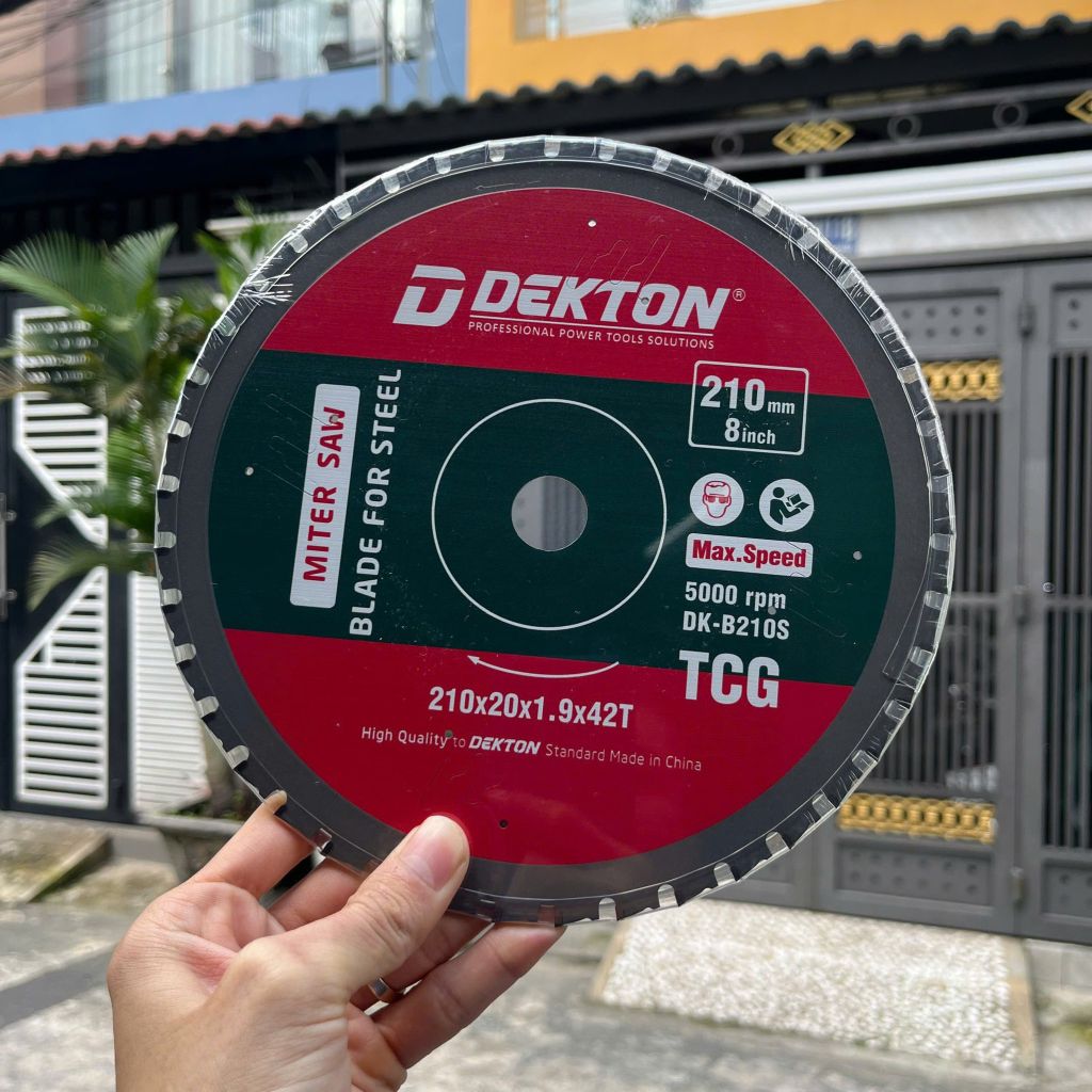 Lưỡi hợp kim 210mm DEKTON DK-B210S