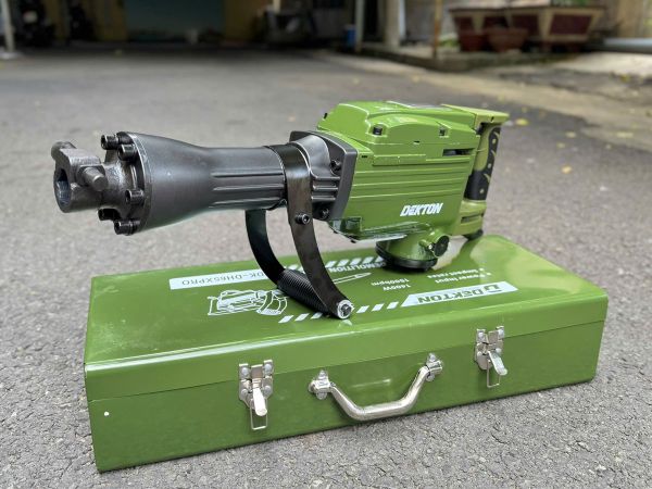30MM Khoan Đục Bê Tông DEKTON DK-DH65XPRO