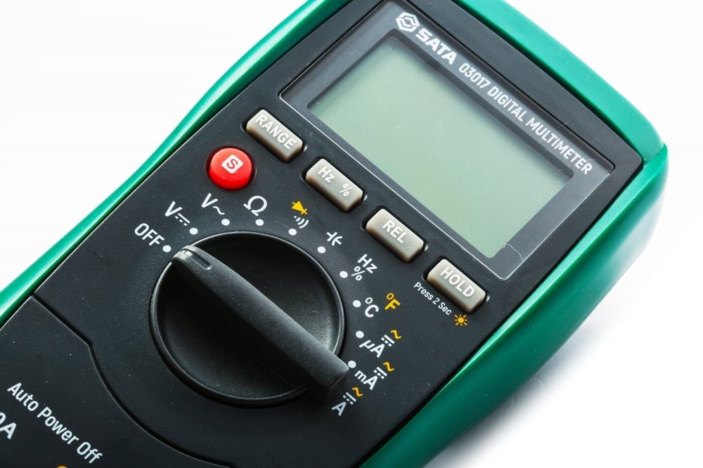 Đồng hồ vạn năng điện tử 20A đo nhiệt độ SATA 03017