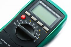 Đồng hồ vạn năng điện tử 20A đo nhiệt độ SATA 03017