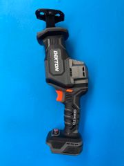 Cưa kiếm dùng pin Dekton M21-CK25PLUS