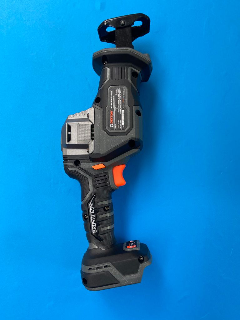 Cưa kiếm dùng pin Dekton M21-CK25PLUS