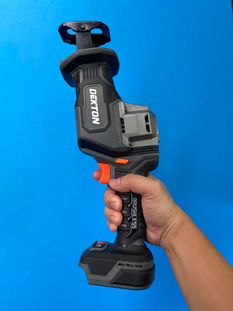 Cưa kiếm dùng pin Dekton M21-CK25PLUS