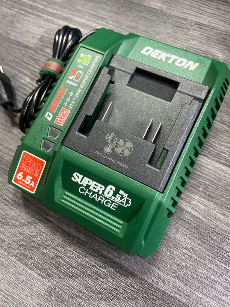 6.5A Sạc pin hiệu DEKTON; Model: M21-S65PRO