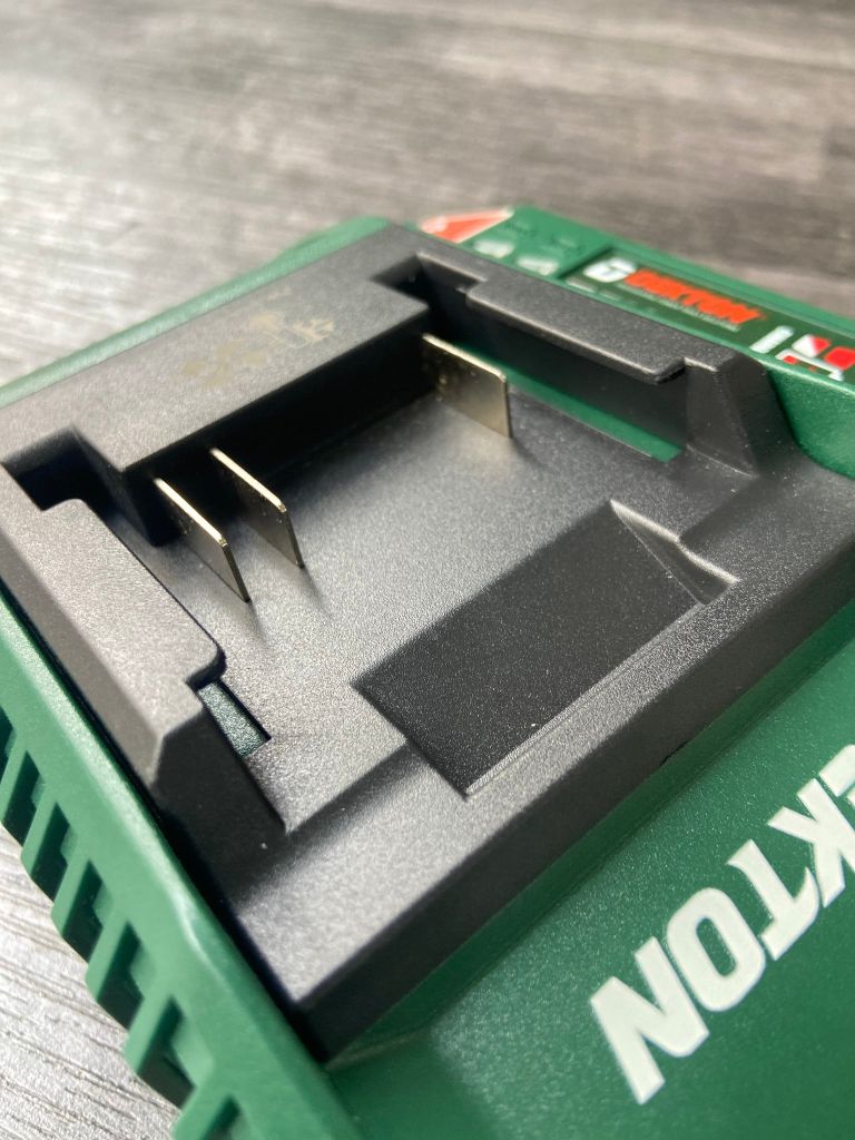 6.5A Sạc pin hiệu DEKTON; Model: M21-S65PRO