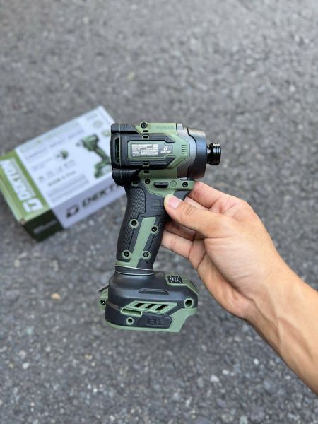 Máy siết vít dekton M21-CV268XNCP