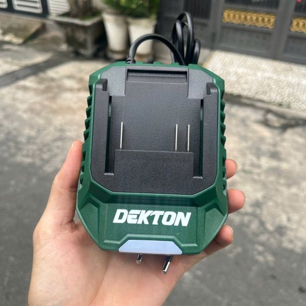 Sạc 2.0A (vỏ chống cháy) - Sạc DEKTON M21-S20PRO