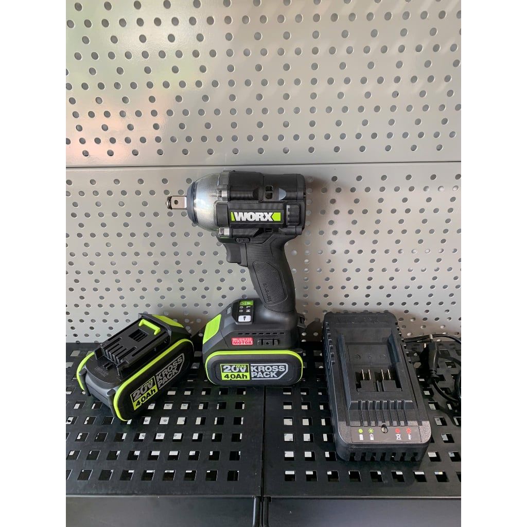 Máy siết bulon cầm tay 20V Worx WE272