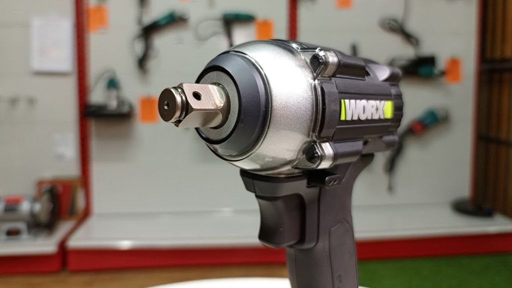 Máy siết bulon cầm tay 20V Worx WE272.9