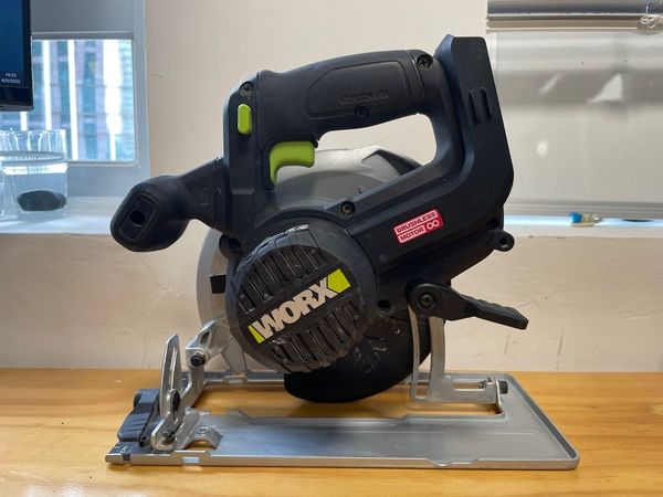 Máy cưa cắt cầm tay 20V Worx WU536.9