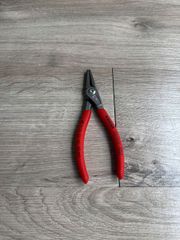 Kìm mở phe trong mũi thẳng Knipex 48 11 J1