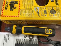 Máy vặn vít dùng pin 4V DEWALT DWHT66719