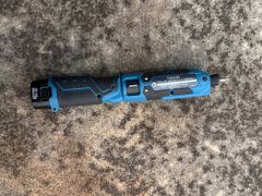Máy vặn vít gập dùng pin Li-Ion 7.2V Makita TD023DZ