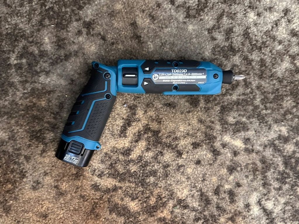 Máy vặn vít gập dùng pin Li-Ion 7.2V Makita TD023DZ
