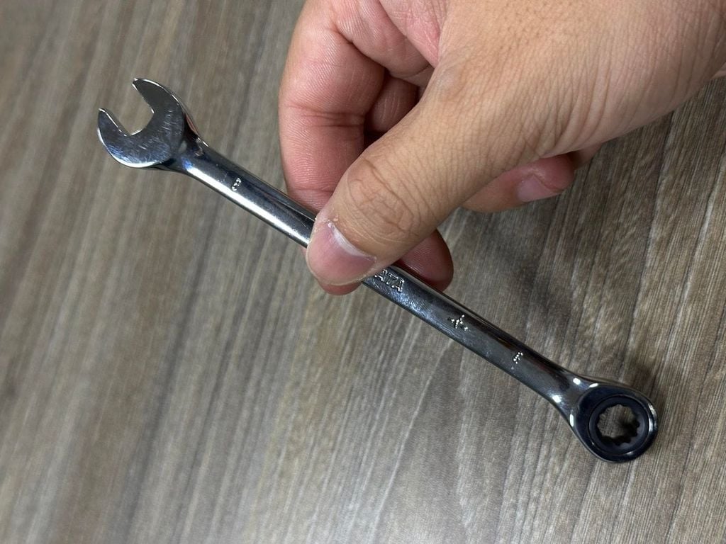 Cờ lê vòng miệng tự động 8mm SATA 43201