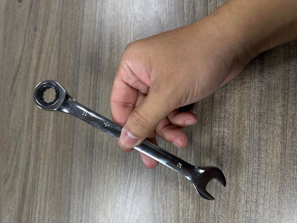 Cờ lê vòng miệng tự động 12mm SATA 43205