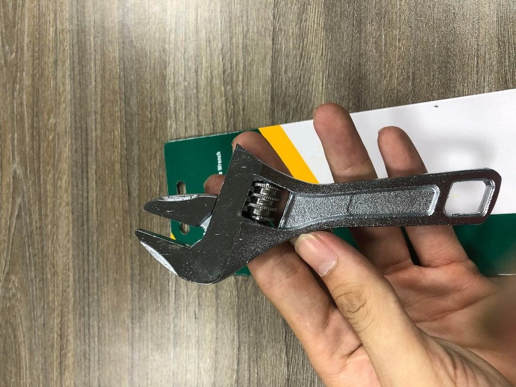 Mỏ lết thân ngắn 8inch SATA 47233